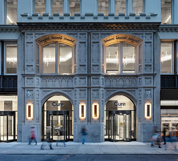 Easy subway and transit access